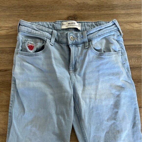 Hollister Sz 2R Strawberry Embroidered Low Rise Relaxed Straight Jeans - Picture 5 of 16